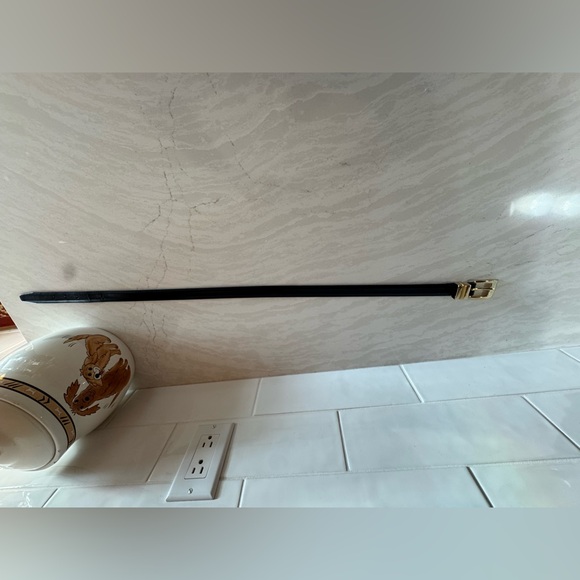 Elegant navy blue Leather Belt with Gold Buckle - Picture 4 of 5